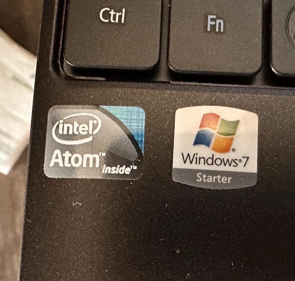 Acer Aspire One D270 1824 10.1" Notebook Intel Atom 1.6GHz 1GB RAM 320gb Storage - Image 3 of 3