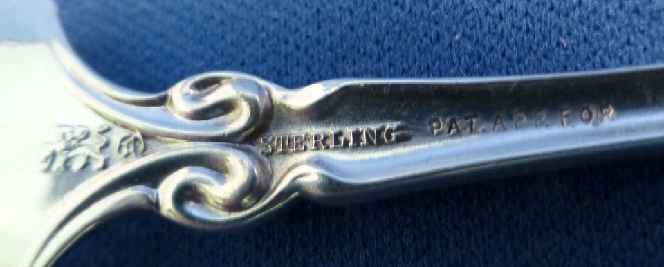 HORQUILLA(S) DE CÓCTEL TAZÓN PERFORADO ESTERLINA VIOLETA-WHITING Mono'd Foto 3 de 3