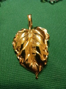 Authentic VINTAGE GOLD PLATED STERLING SILVER LEAF PENDANT BIRCH? OAK? LEAVES