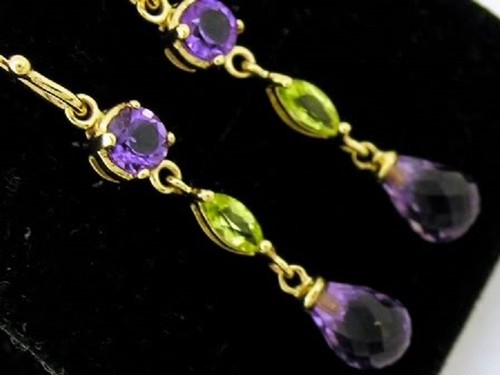E060- Lovely 9ct SOLID Yellow Gold NATURAL Peridot & Amethyst Drop Earrings - Picture 4 of 4