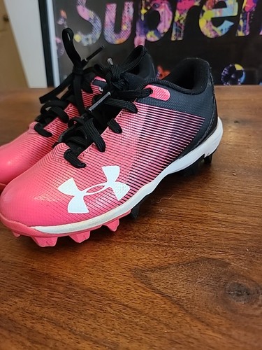 Under Armour Leadoff Low RM Jr Little Girls 11K Shoes Pink Black Softball Cleats - Picture 12 of 12