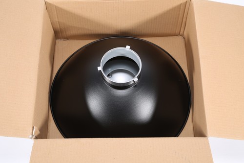 Bowens Studio Lighting Softlite Reflector and Grid Diffuser - Photo 6/10