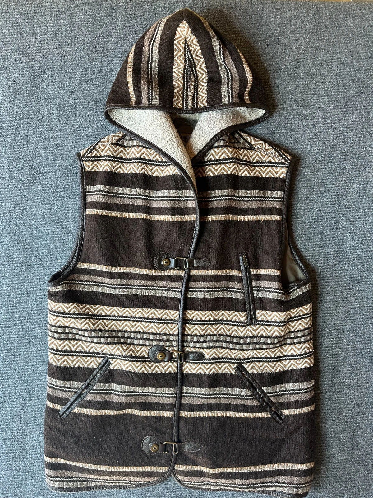 "Rue Grenelle" 1980 vintage wool men vest medium, 3 pockets, breast with zepper - product detail image 1