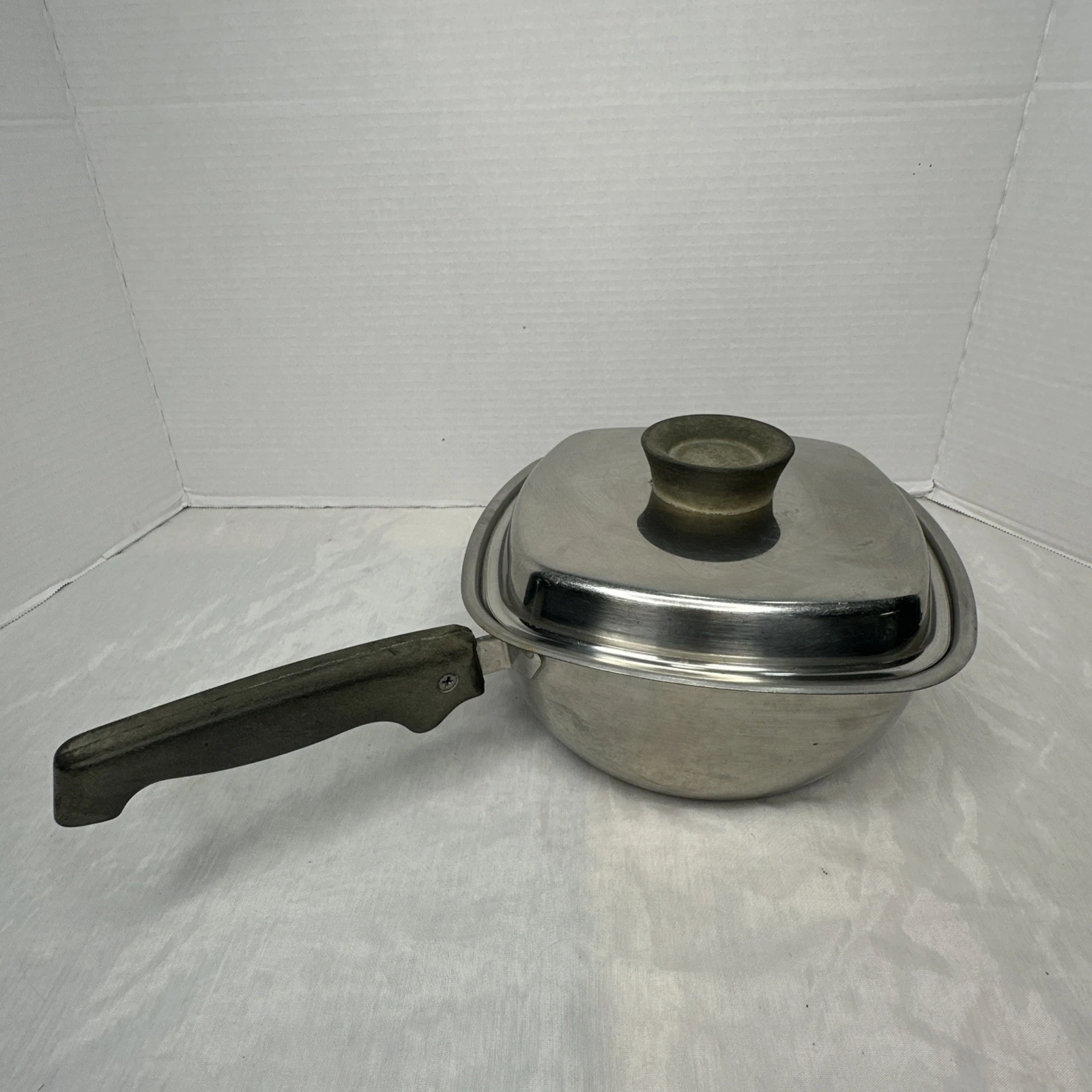 West Bend Aristo-Craft Square 18/8 Stainless Steel Pan w/Lid 2 Qt 7.5 X 3 In