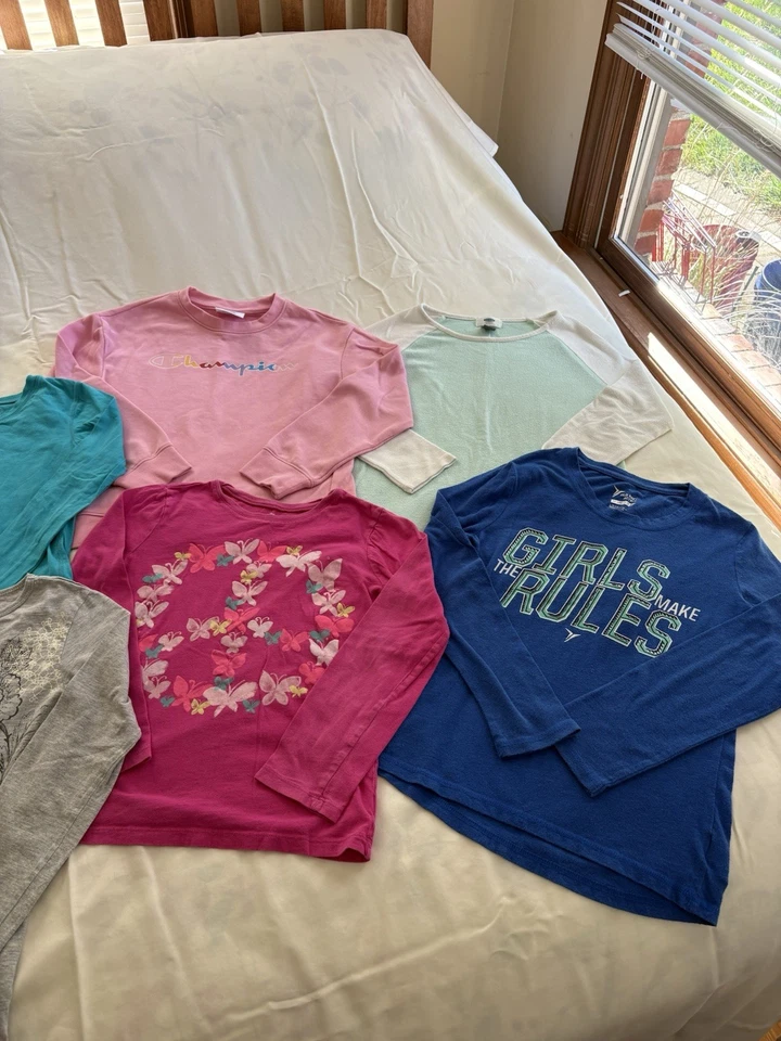 Pantalones de mezclilla, chaqueta, camisas manga larga para niñas talla 10/12 9 piezas Foto 3 de 4