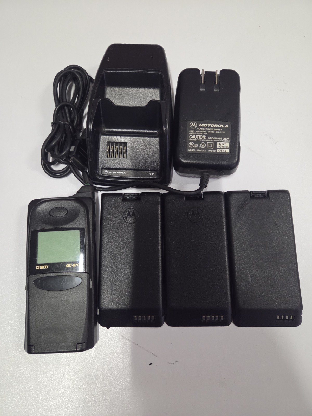 Motorola GSM GC-87C Type 8700 Vintage + 3 Batterie e Caricabatterie