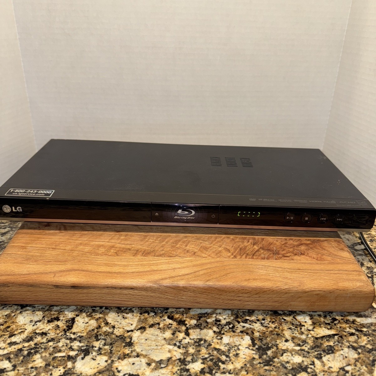 LG BD270 Blu-Ray Disc / DVD Player W Remote & Power Cord