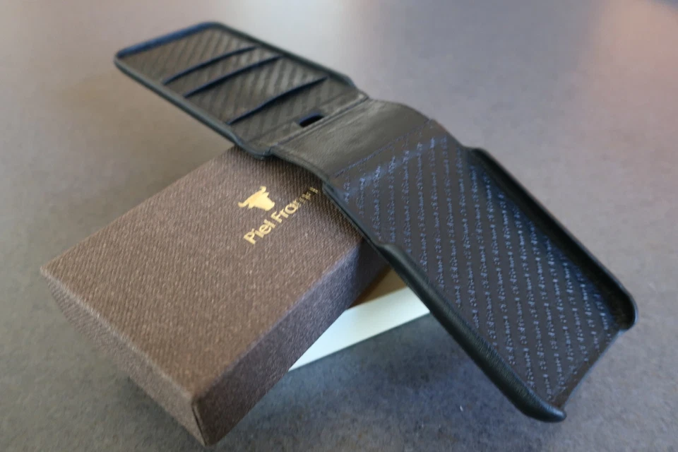 Piel Frama 765 Ostrich Black Leather Case for Apple iPhone 7 / iPhone 8 #113 - Image 4 of 4