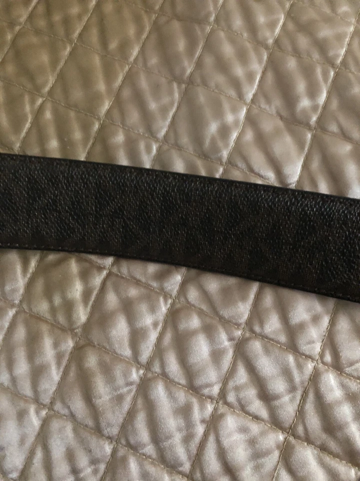 Cinturón Michael Kors Para Hombres Marrón Solo Herrajes con Logo Botón Foto 2 de 4