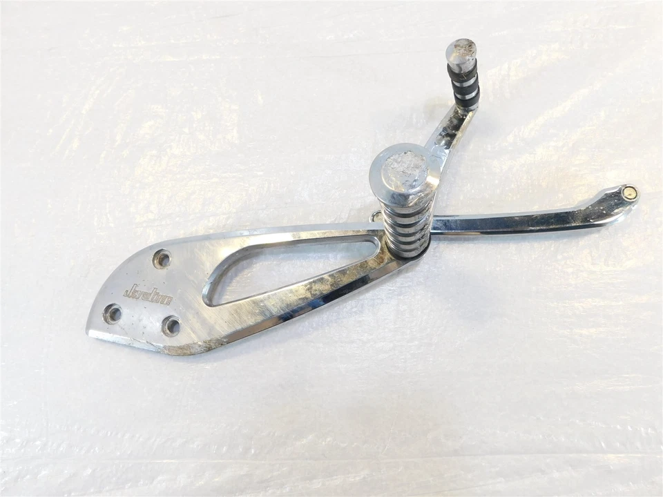 Reposapiés derecho Honda VT1100 Spirit Shadow 1100 jardín estribo y soporte de montaje Foto 2 de 4