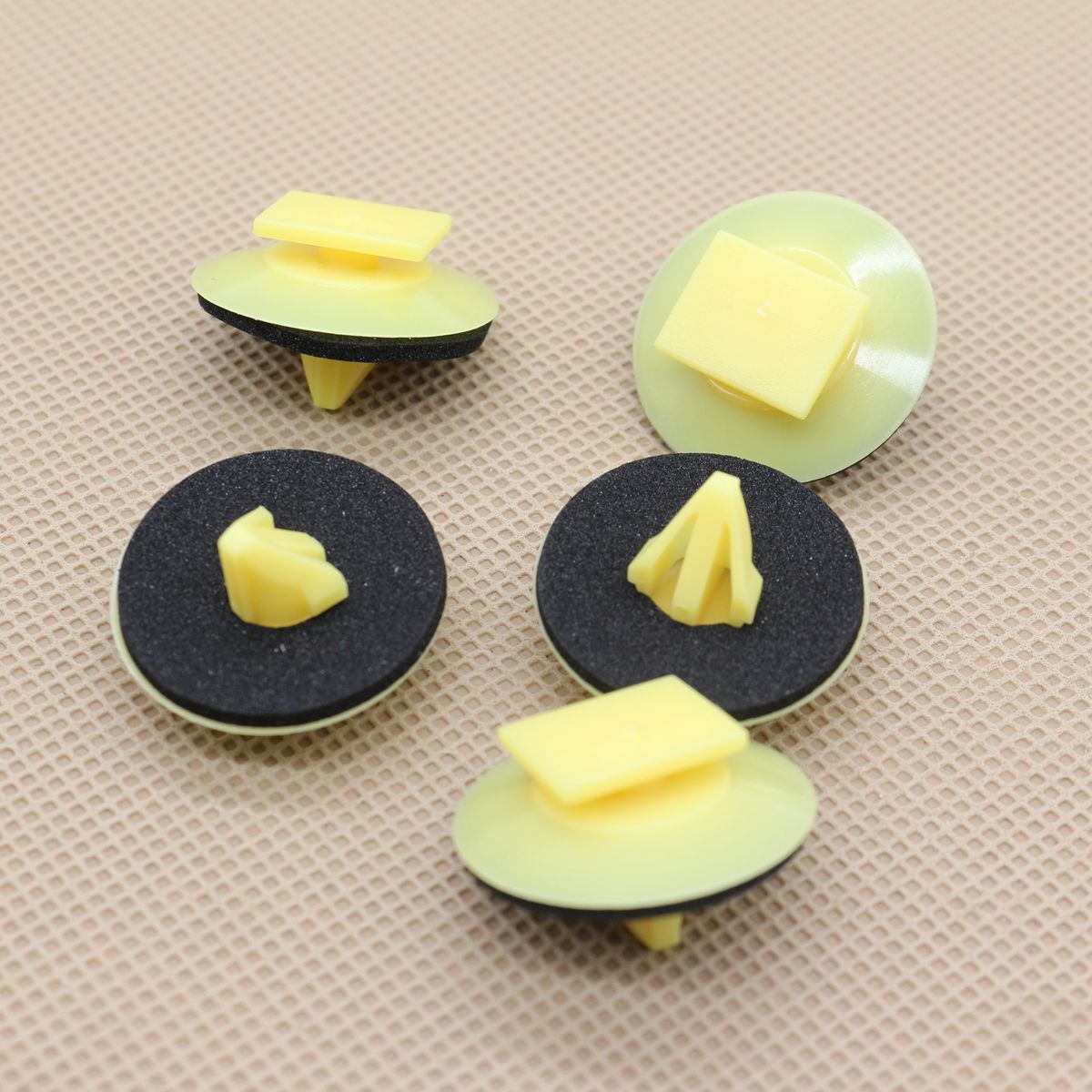 15Pcs For Mazda KB8A-51-SJ3 Lower moulding Clip & Spoiler Retainer