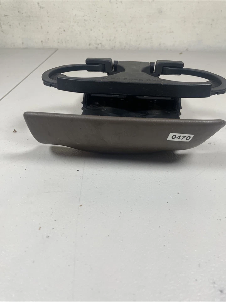 2000 - 2006 年丰田苔原和红杉仪表板杯架棕色原始设备制造商 — 第 3/4 张图片