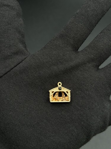 Jesus Pendant Birth Of Jesus In The Barn 14k Gold Vintage - Picture 4 of 6