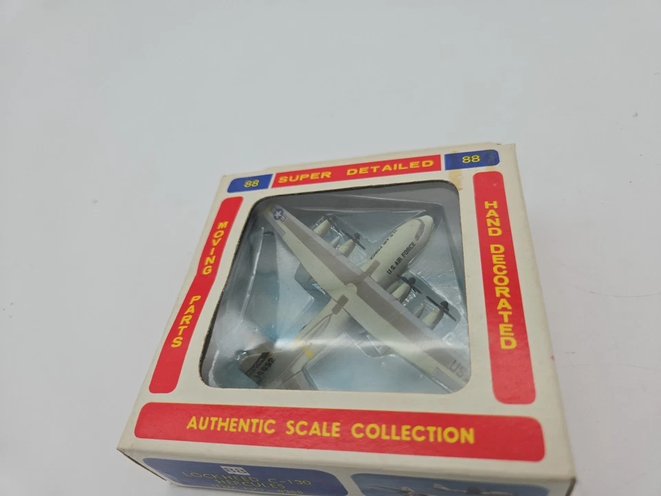 vintage bachmann mini planes #88 lockheed c-130 hercules plastic plane in box - Image 2 of 4