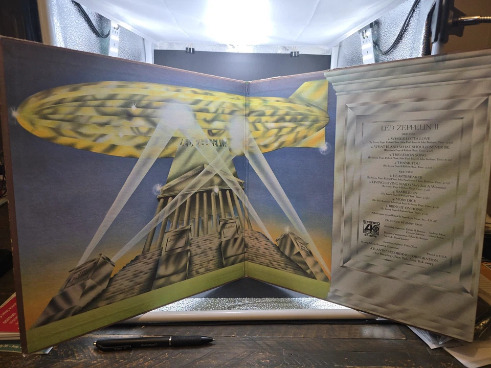 LED ZEPPELIN II 1969 OG LP ST-A-691671-MG LW Atlantic SD 8236  VG/VG+ - Image 3 of 4