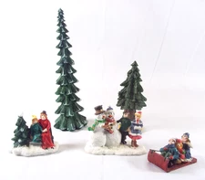 Christmas Village Character Lot 5 Resin Figures (c)2009