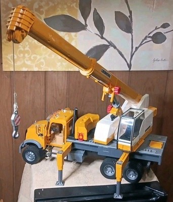 Bruder Mack Granite Liebherr Crane Truck Yellow 1:16 LTF 1045 Semi-Loader Nice