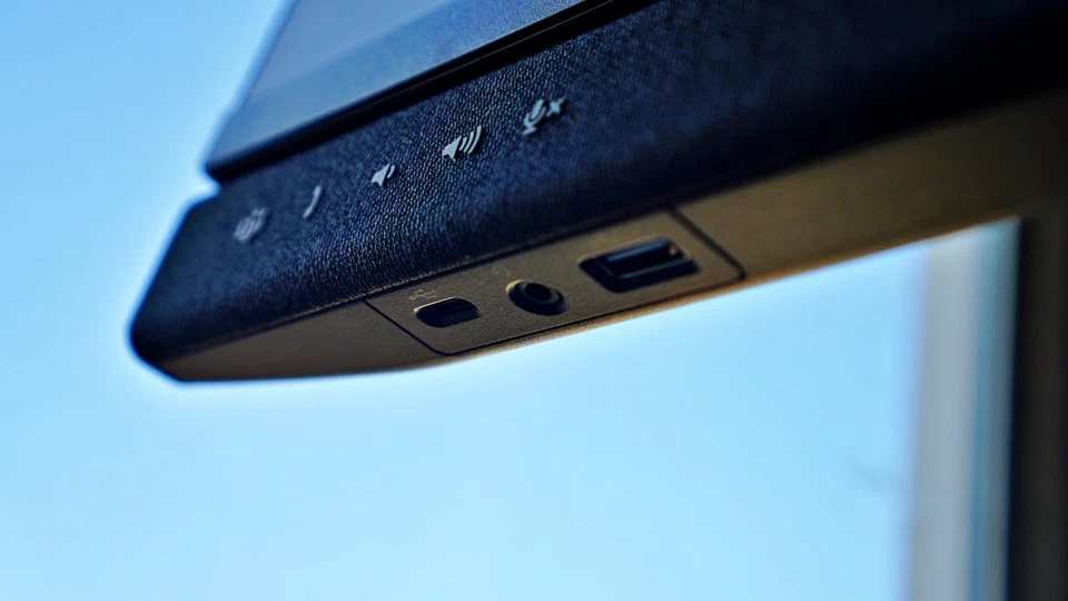 Dell C2422HE 24" Widescreen IPS FHD Screen WEBCAM HDMI DP USB-C Daisy chain - Image 4 of 4