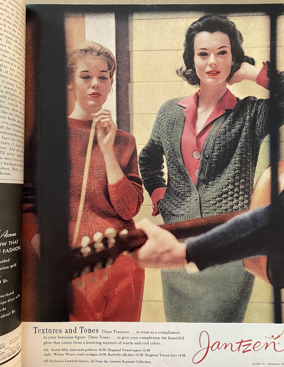 Gorgeous Vintage Vogue Magazine 1 Aug 1959 Steichen, Colette