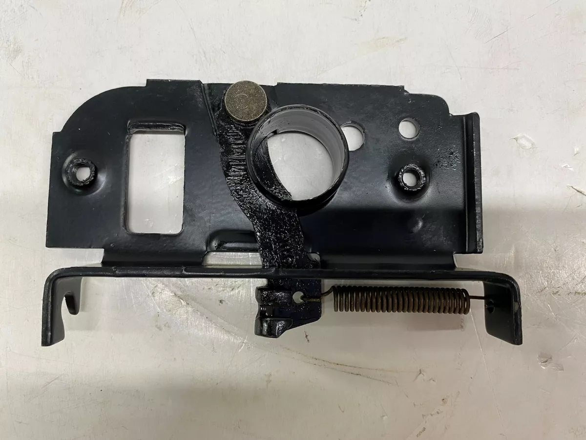 CHRYSLER HOOD BODY HALF LATCH ASM 55075962 | eBay