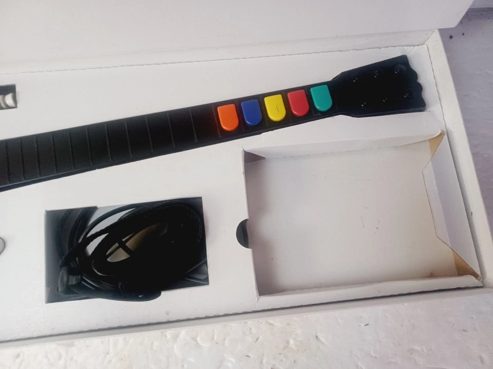 Guitarra Gibson Open Box Playstation 2 PS2 Guitar Hero vermelha e branca Octane SG - Imagem 4 de 4