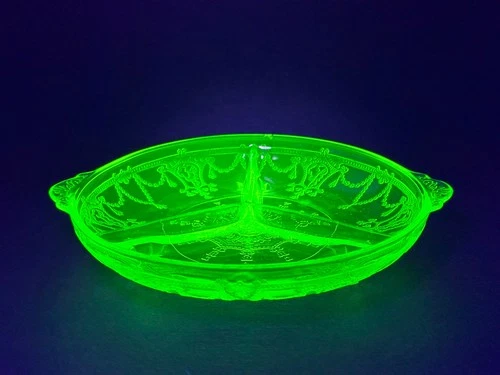VTG Anchor Hocking Uranium Green Depression Glass Cameo “Ballerina” Divided Dish