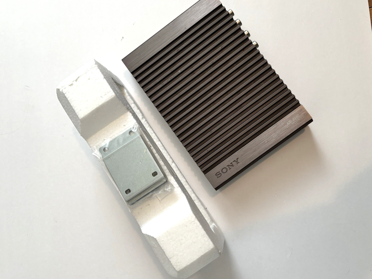 AMPLIFIER - SONY XM-2040- 4 CHANNEL STEREO POWER AMP in original