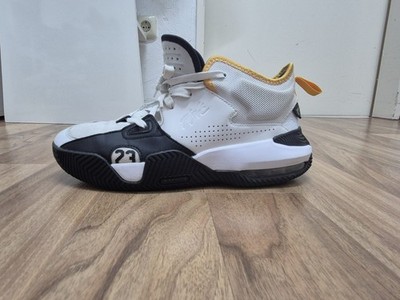 Jordan Stay Loyal 2 Schwarz und Weiß  Gr 42,5