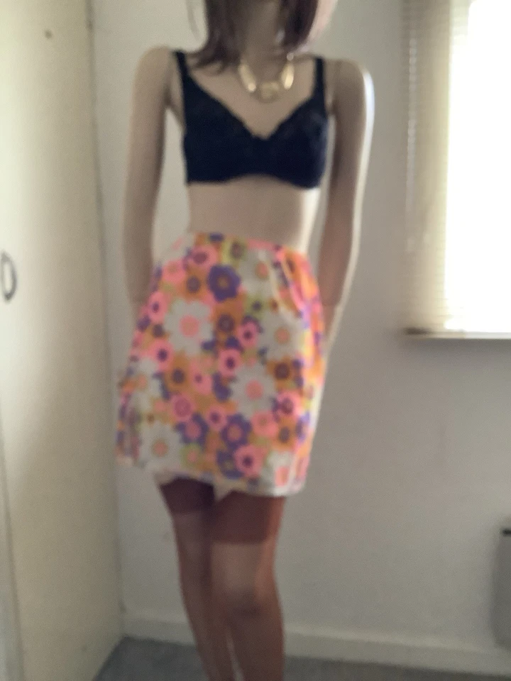 Vintage 1960s Nylon Psychedelic Lace Trimmed Short Mini Half Slip Petticoat M - Image 4 of 4