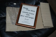 2 KREUZSTICH BILDERRAHMEN, 6" X 8" UND 9" X 14,5" BRANDNEU