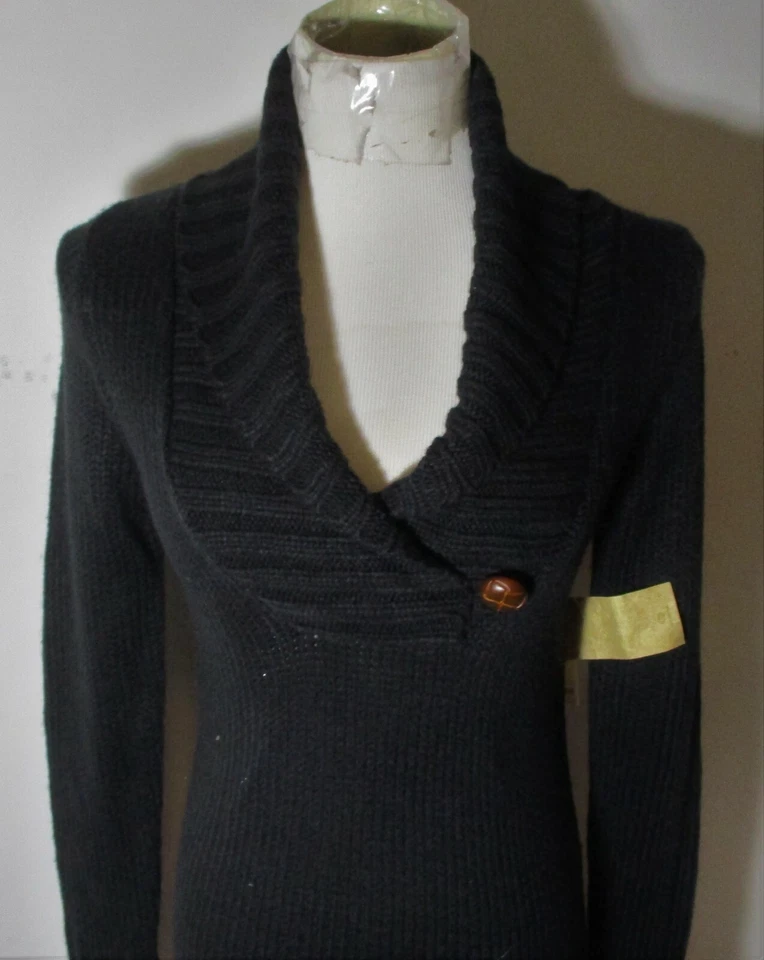 Suéter RIPCURL Negro Manga Larga Cuello en V Madera Roja Talla S Nuevo con Etiquetas $58.00 Foto 2 de 4