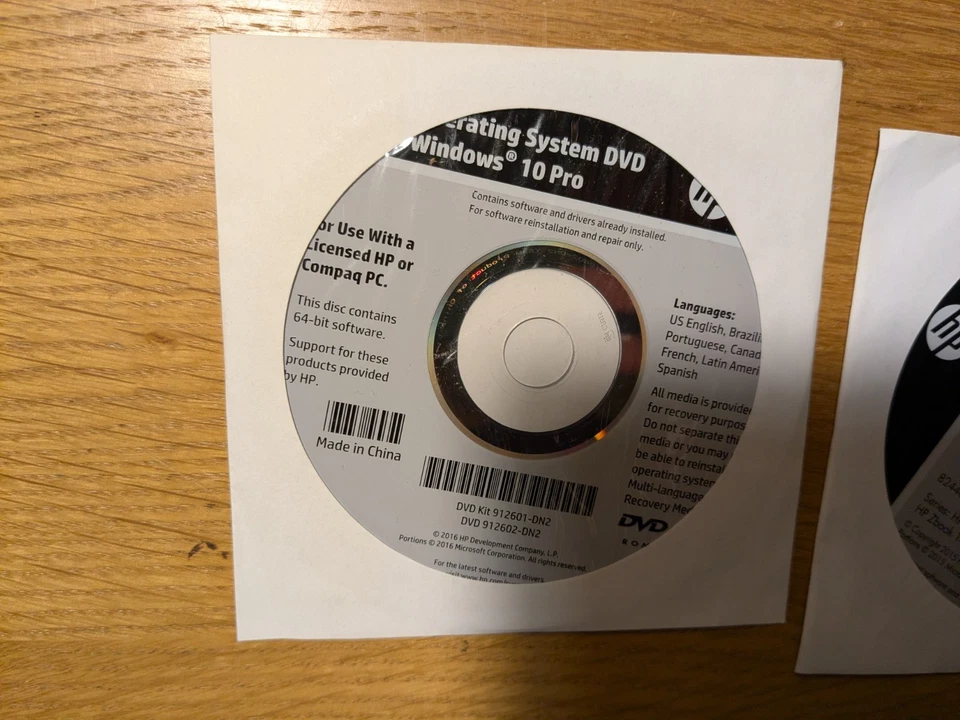 HP Windows 10 x64 & App/Driver Recovery two DVD set for Elitebook 720/740/750 G2 - Image 2 of 4