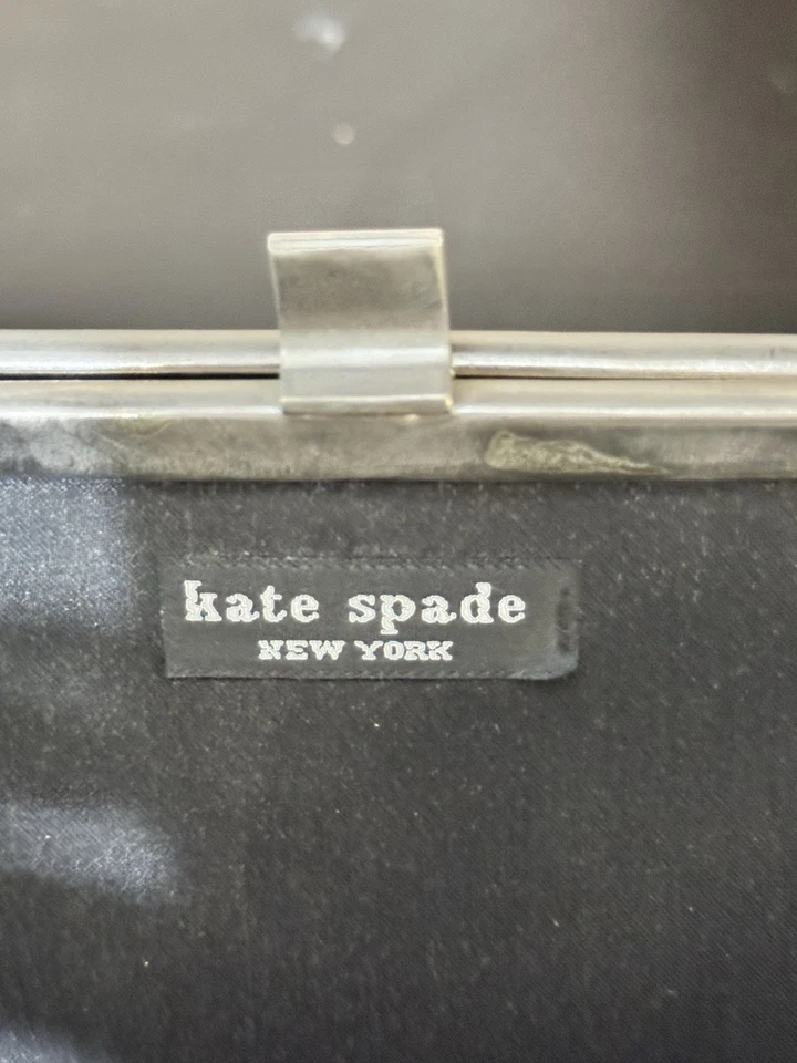Bolso de mano vintage Kate Spade New York negro satinado noche asa superior Foto 3 de 4