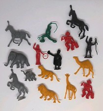 ROCHE AUX FEES / LOT 15 FIGURINES PUBLICITAIRES CIRQUE