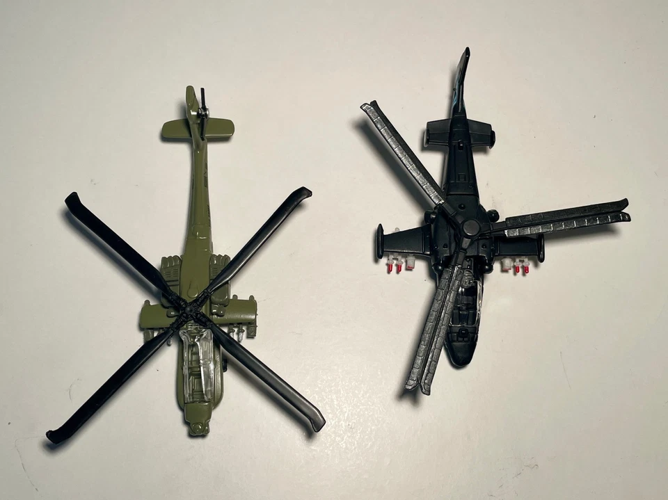 Helicóptero de ataque modelo fundido a presión 1:100 Kamov Ka-52 cocodrilo Boeing AH-64 Apache Foto 4 de 4