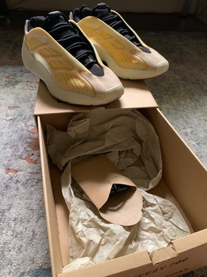 Adidas Yeezy 700 V3 “Mono Safflower” (Glow in the Dark) – Mens