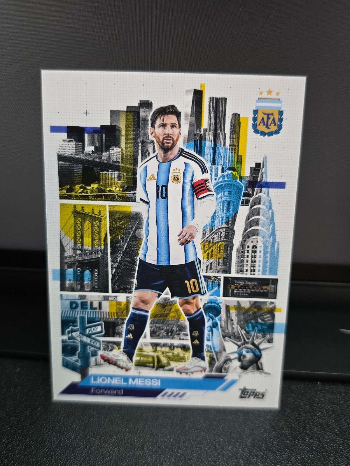 2026 Topps Argentina team set AFA in the Apple -Lionel Messi-No.2 view 1
