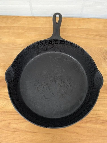 Vintage Griswold No 7 Cast Iron Skillet 701 Made in USA Frying Pan Double Spout