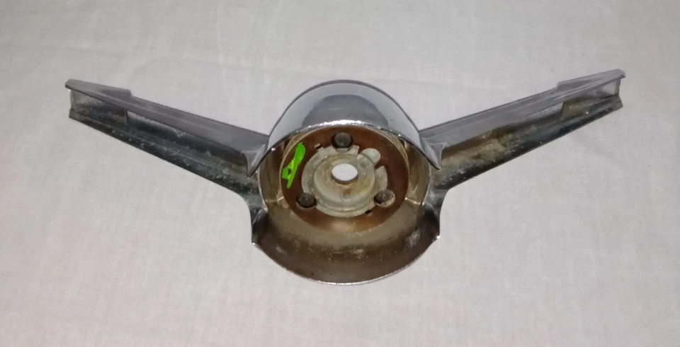 Pontiac GTO 1966 Lemans Tempest Deluxe volante bocina barra Foto 3 de 4