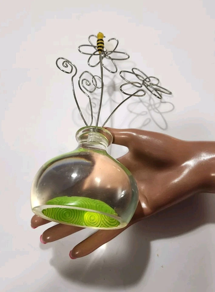 🐝 Jarrón Lucite acrílico verde Burnes of Boston 1999 de colección soporte para fotos de metal Foto 4 de 4