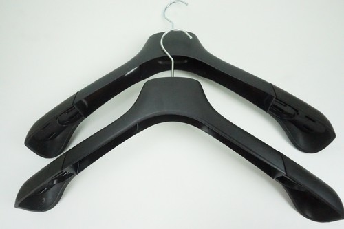 Belstaff Nero Pesante Plastica Cappotto Appendiabiti - Foto 2 di 2