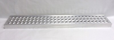 3808857C3 NEW INTERNATIONAL FUEL TANK STEP 882MM 35-1/2'' x 5-1/2''