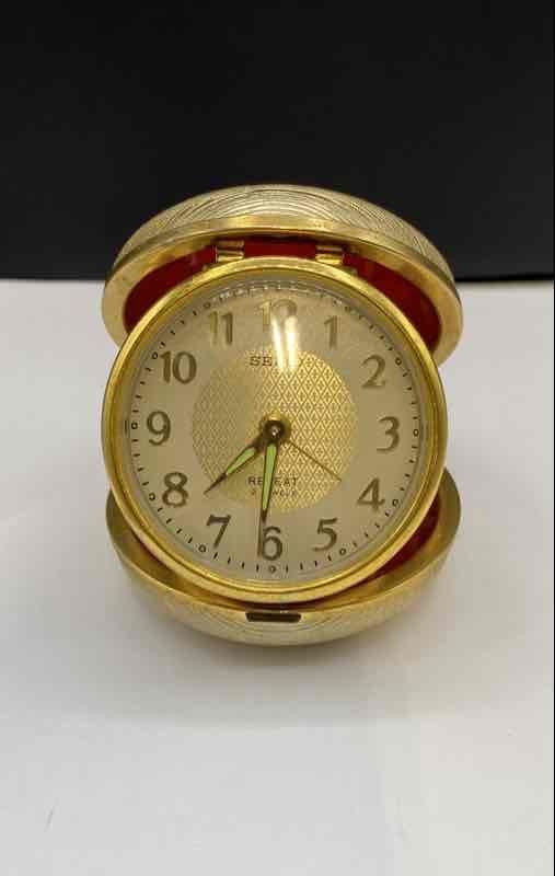 Seiko Repeat Travel Alarm Clock Vintage Gold Tone Folding Case 2 Jewels