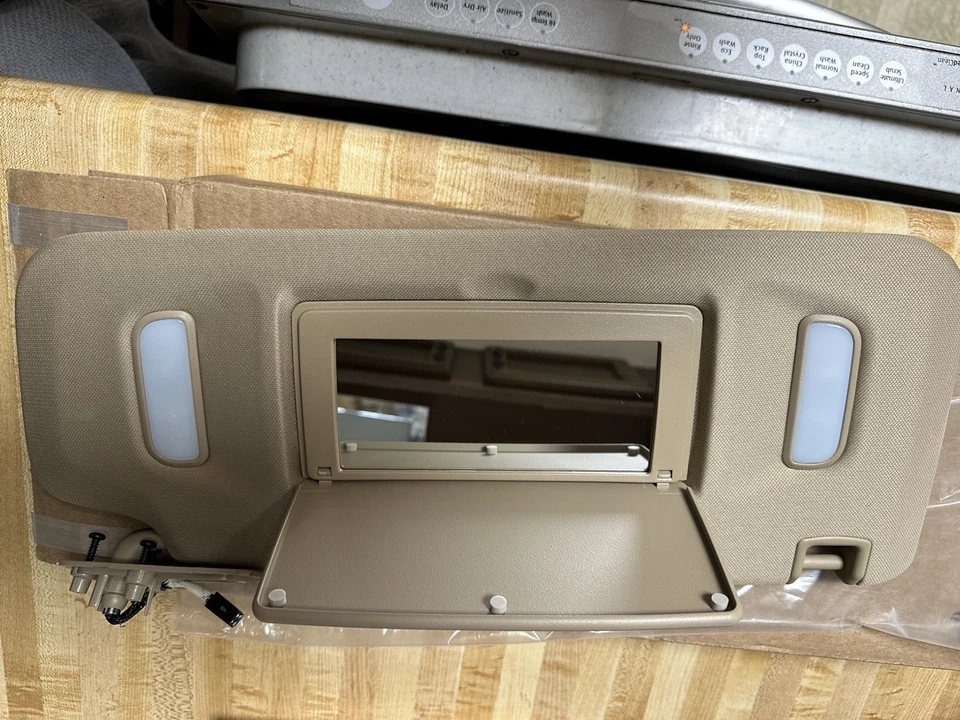 Light Cashmere Passenger Side Sunshade - GM (22850311)2007-2014 GM - 22850311 - Image 3 of 4