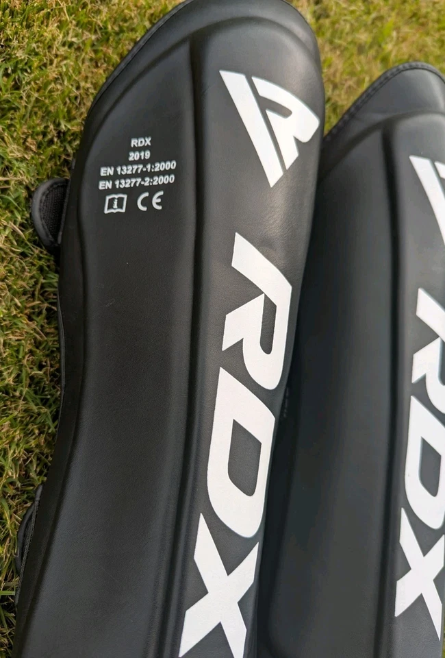 Protectores de empeine RDX SGR T1 MMA Giant Inside negros TALLA 170-188 cm Foto 2 de 4