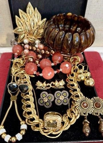 Vintage Estate Costume Jewelry Lot ! MONET, AVON and more!