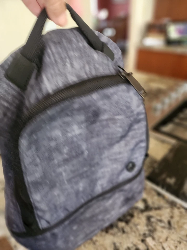 lululemon city adventurer backpack Cruiser Day Pack Small - Image 4 of 4