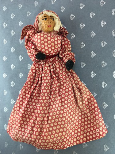 9 - G3 Old Grandma Folk Walnut Doll Vintage - Picture 2 of 13