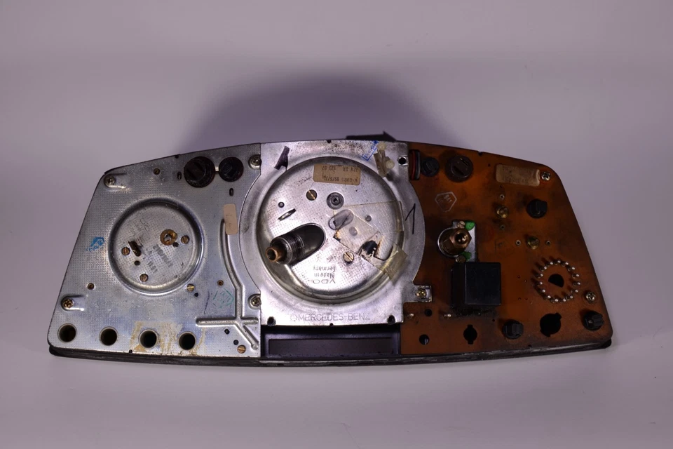 Mercedes Benz W123 Velocímetro Cuadro Instrumentos Reloj MB 180 km/h 318246km Foto 2 de 2
