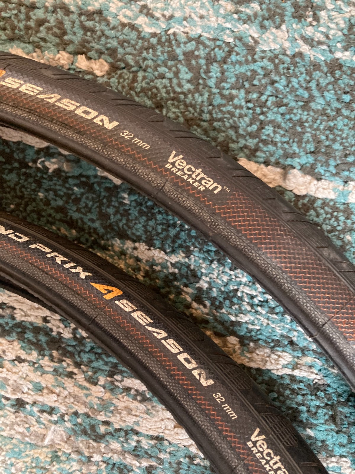 Continental Grand Prix 4 Season Clincher Tires 1 PAIR 700 x 32c